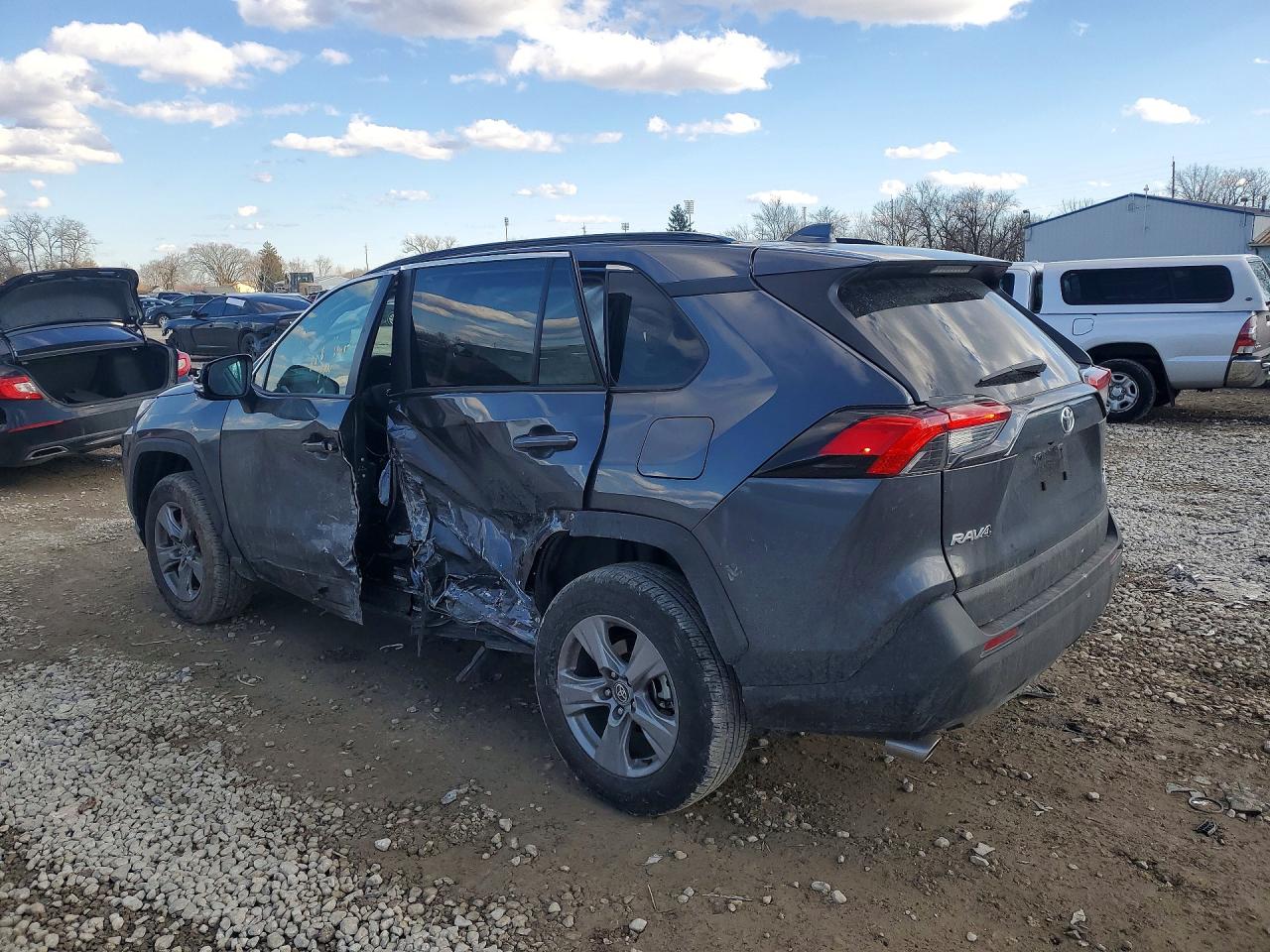 2024 TOYOTA RAV4 XLE photo 2