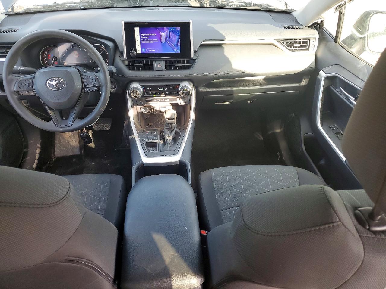 2024 TOYOTA RAV4 XLE photo 8