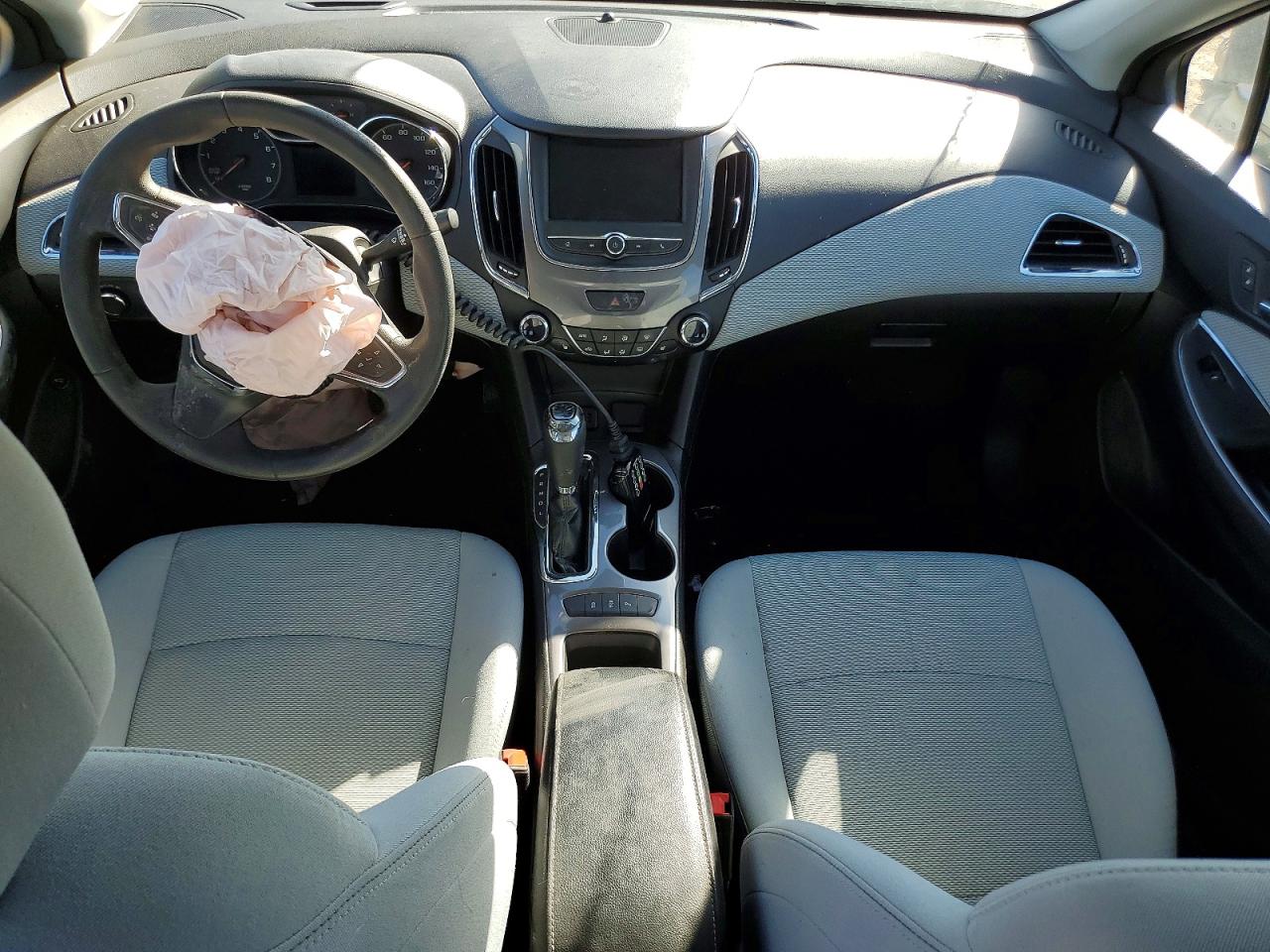 2019 CHEVROLET CRUZE LT photo 22