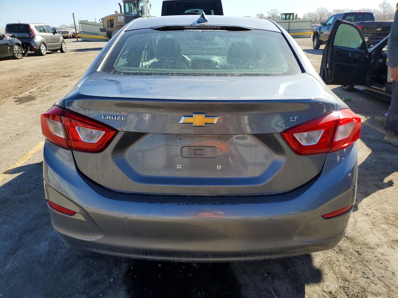 2019 CHEVROLET CRUZE LT photo 16