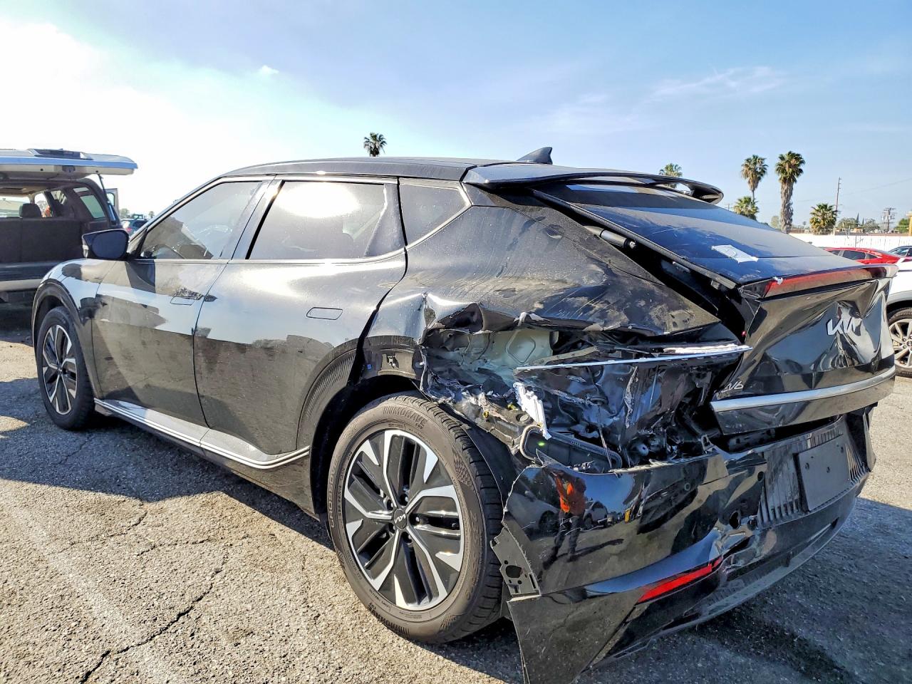 2022 KIA EV6 WIND photo 3
