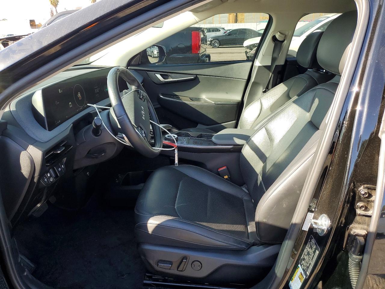 2022 KIA EV6 WIND photo 13