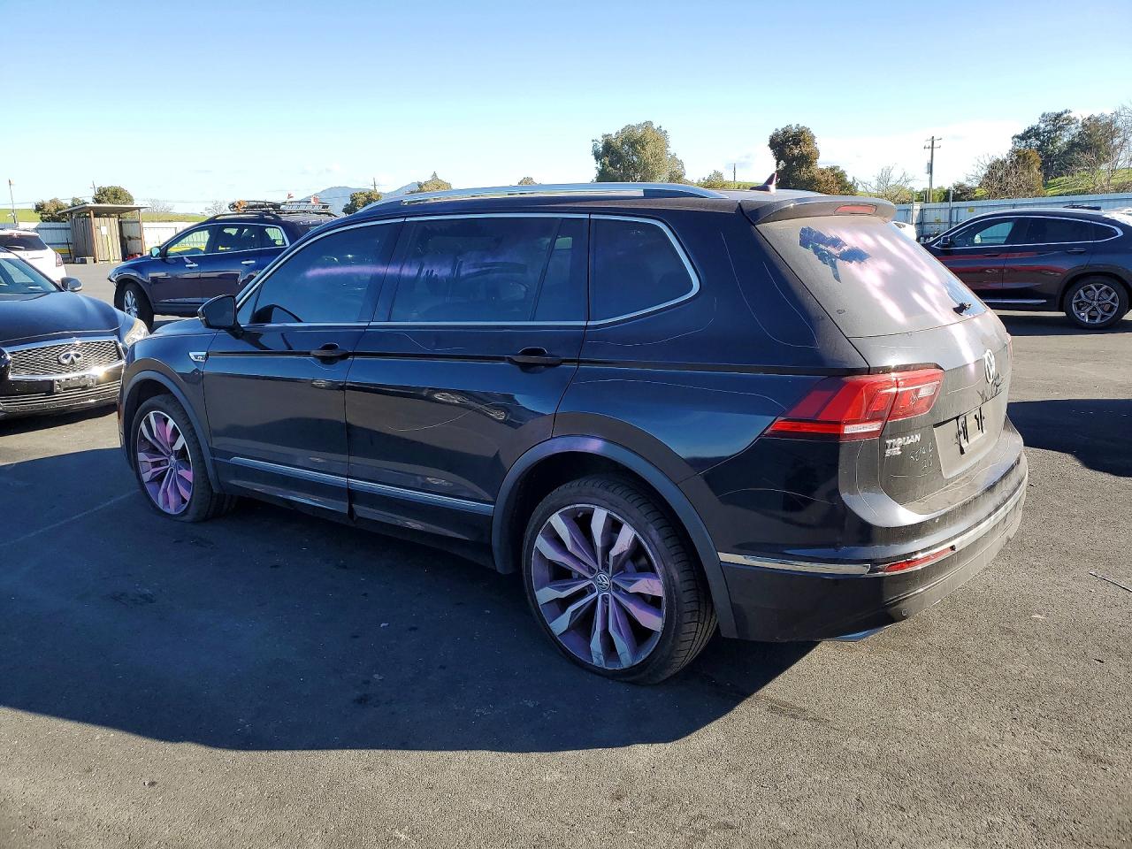 2021 VOLKSWAGEN TIGUAN SEL PREMIUM R-LINE photo 3