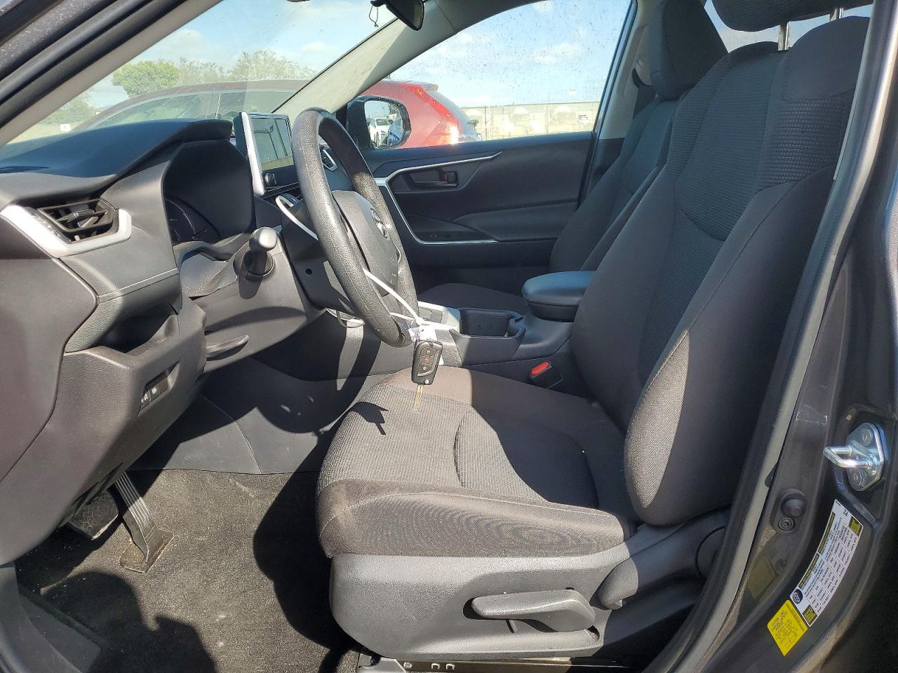 2025 TOYOTA RAV4 LE photo 19