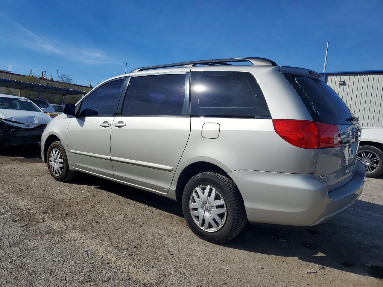 2009 TOYOTA SIENNA CE 8-PASSENGER photo 4