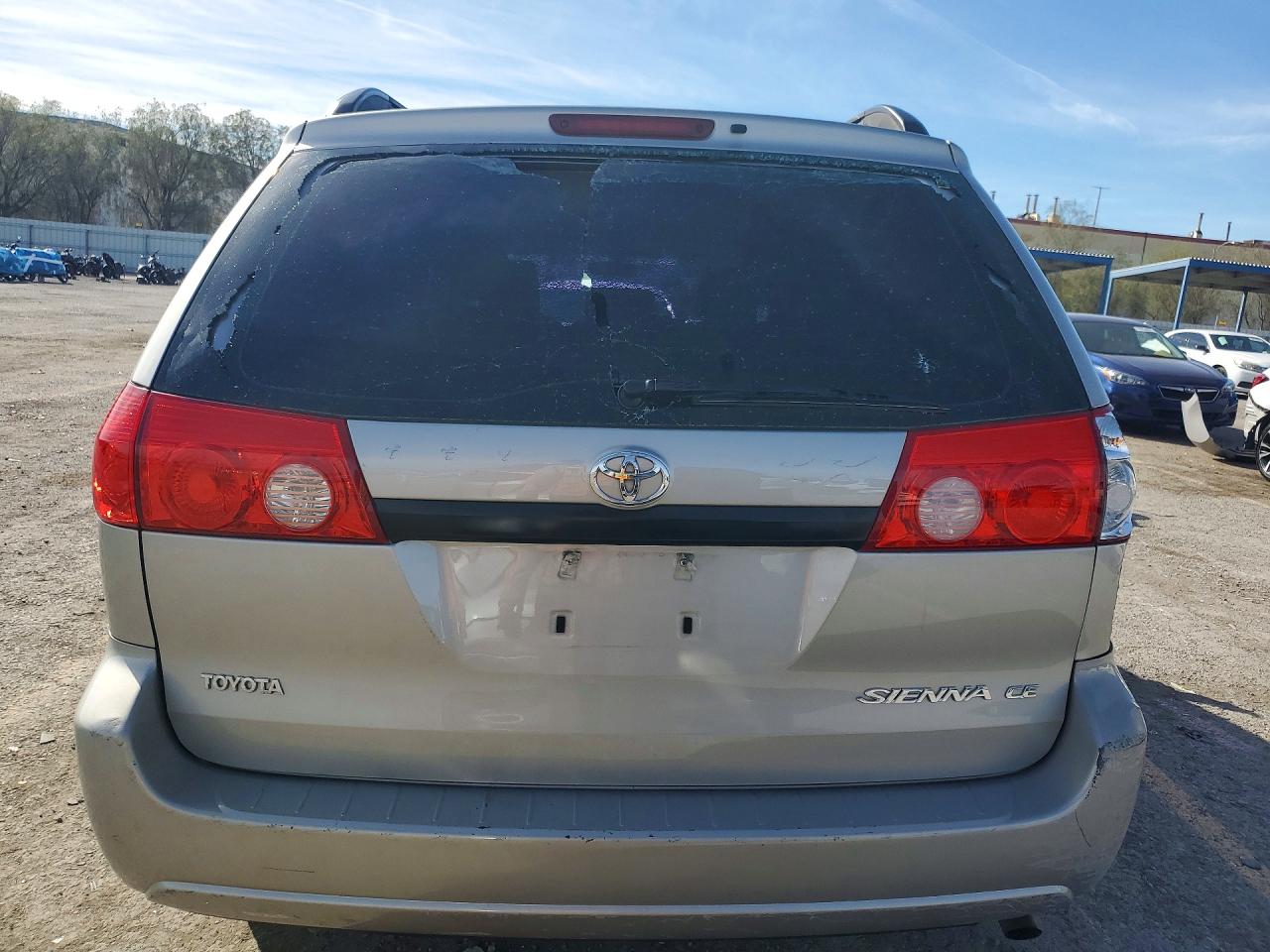 2009 TOYOTA SIENNA CE 8-PASSENGER photo 16