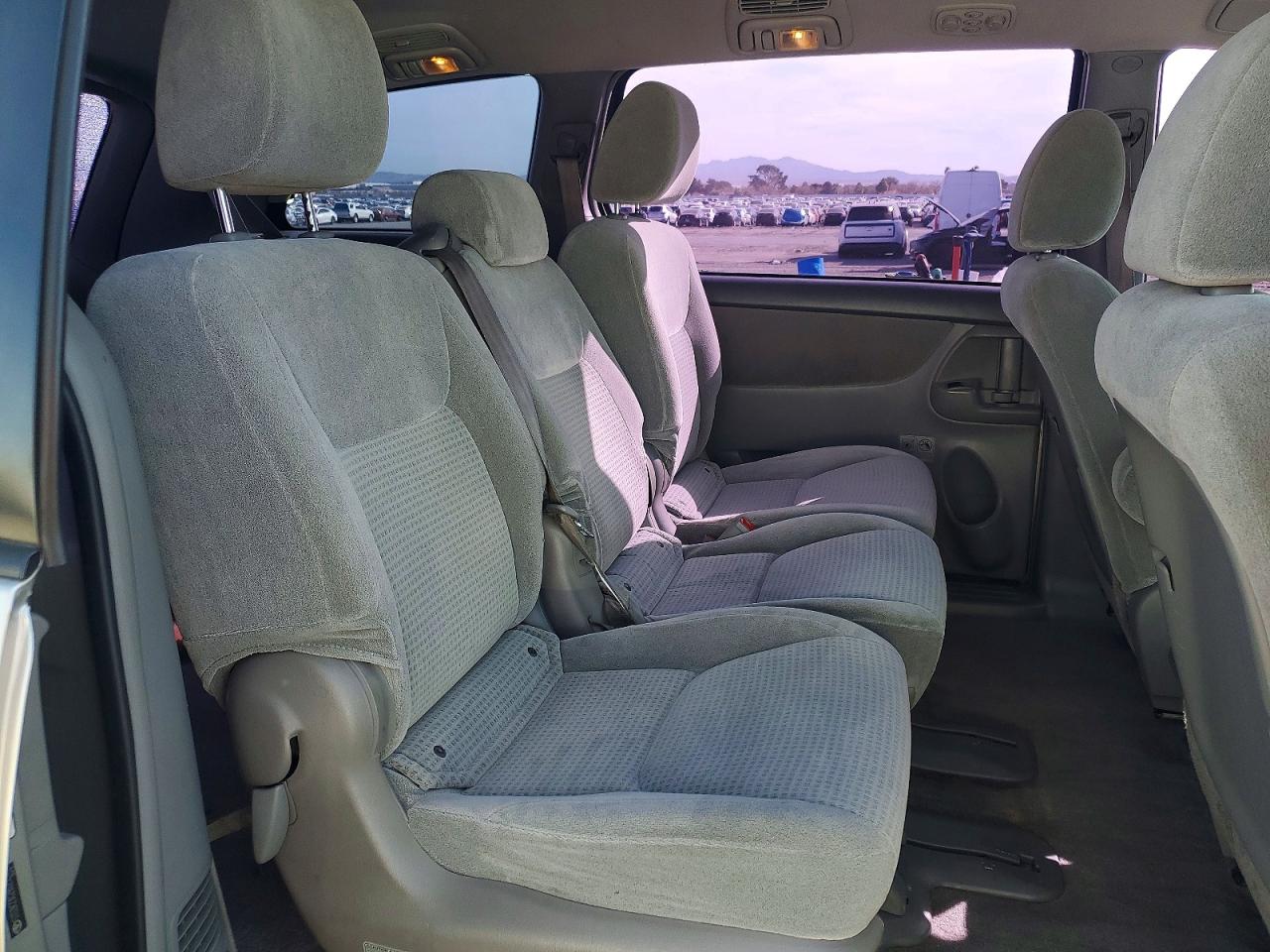 2009 TOYOTA SIENNA CE 8-PASSENGER photo 31