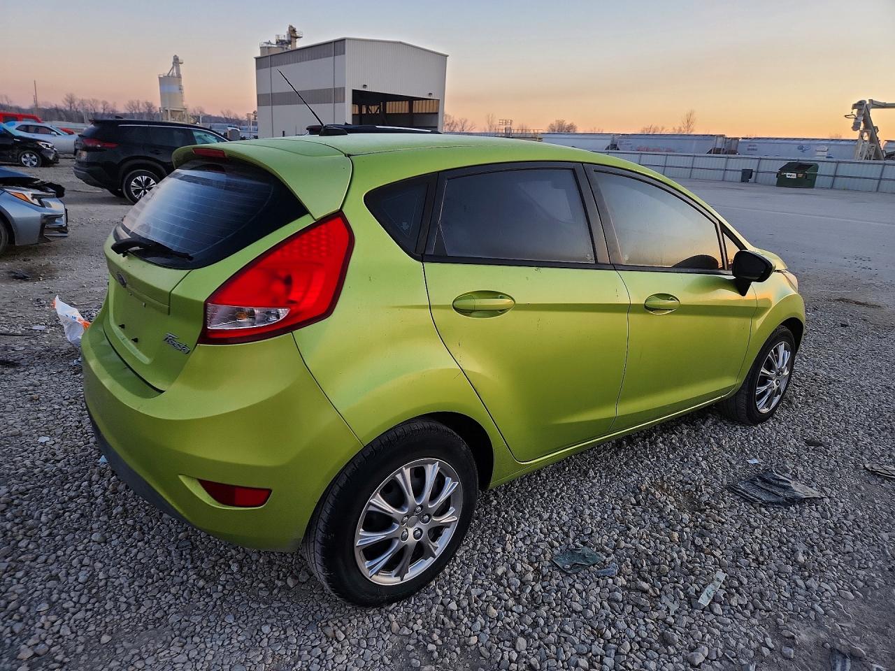 2011 FORD FIESTA SE photo 5