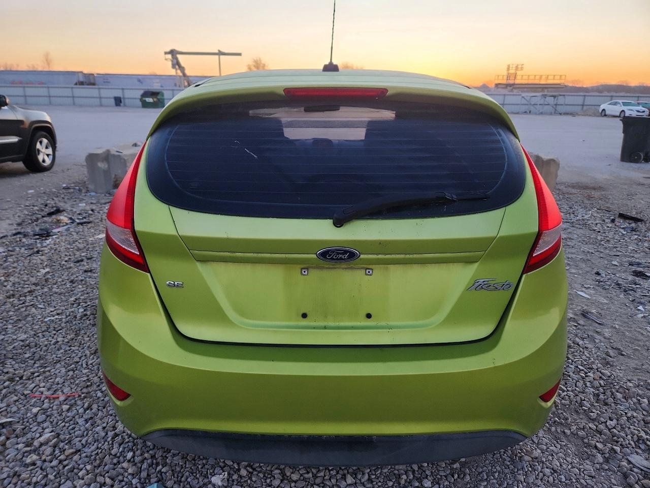 2011 FORD FIESTA SE photo 11