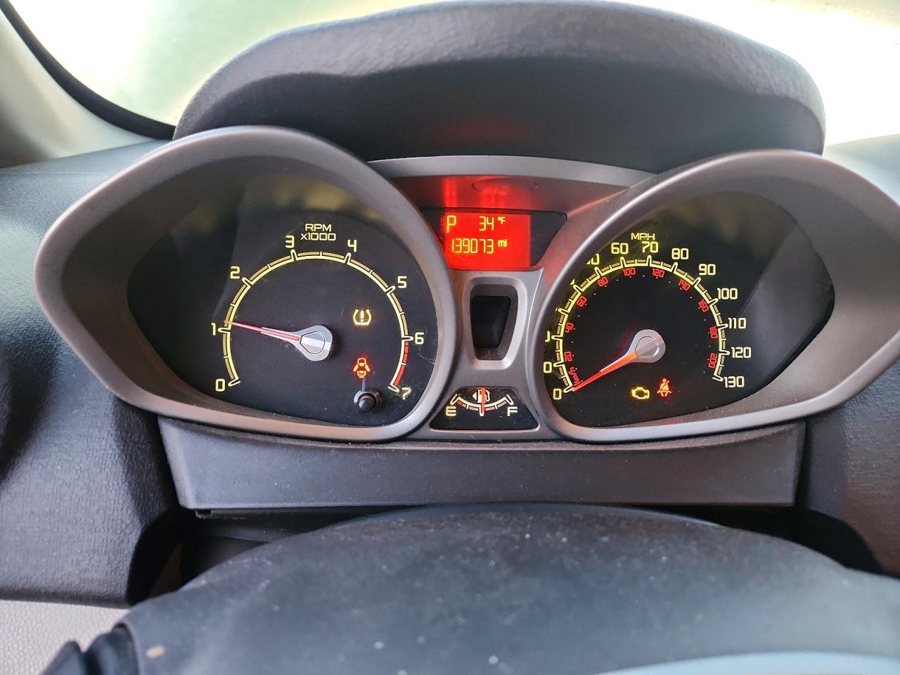 2011 FORD FIESTA SE photo 17