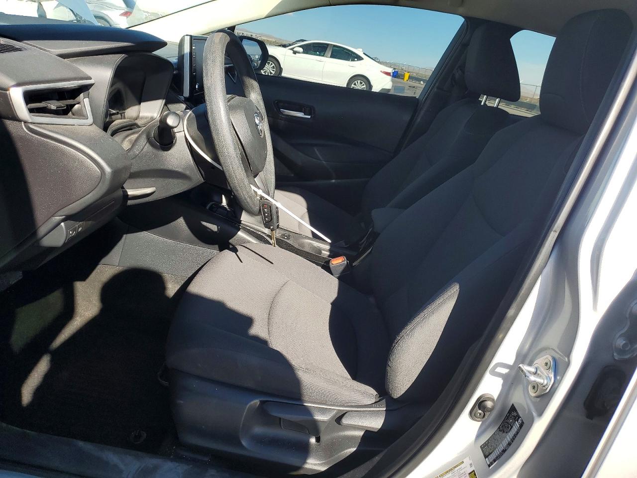 2020 TOYOTA COROLLA LE photo 13