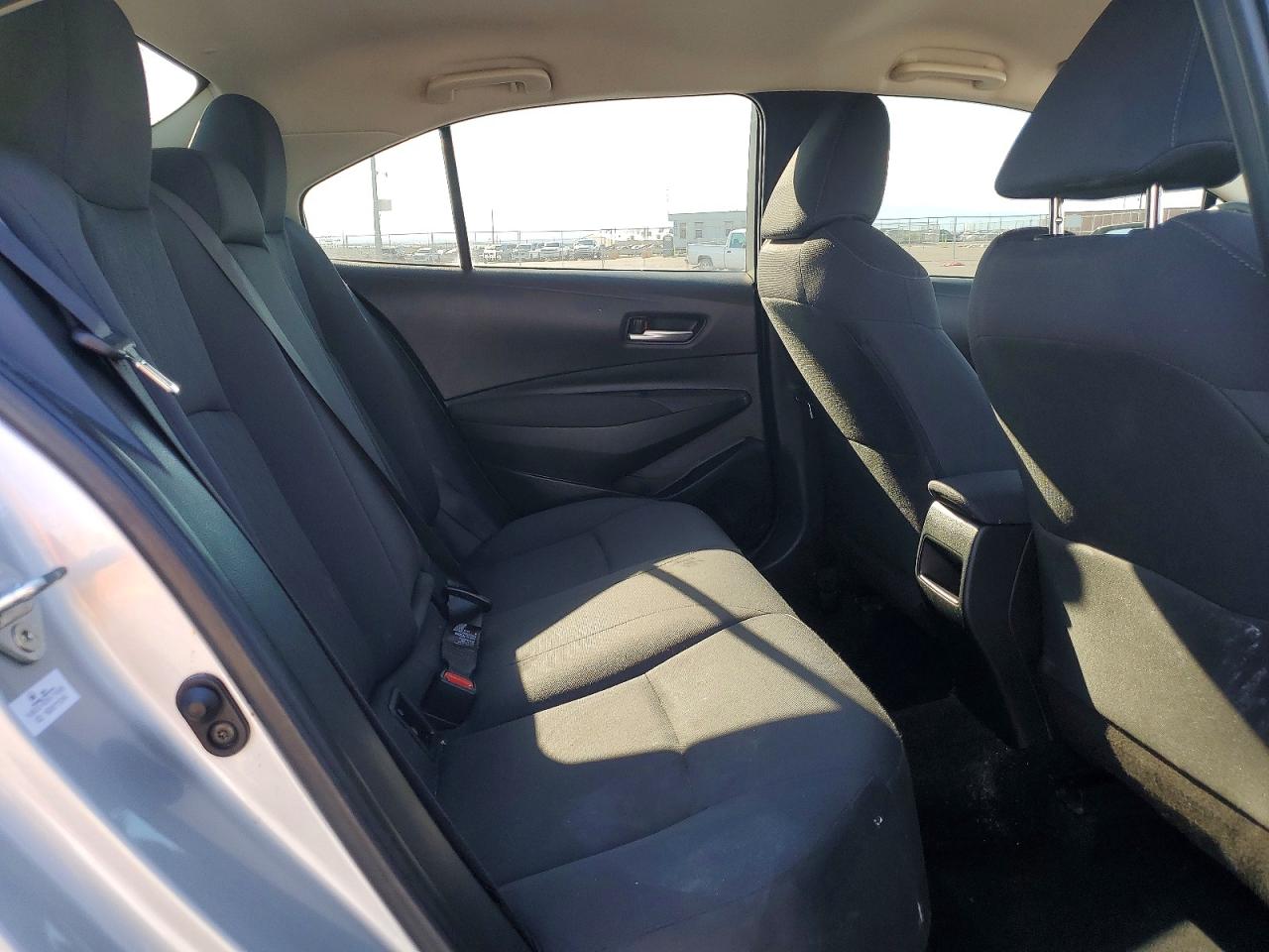 2020 TOYOTA COROLLA LE photo 19