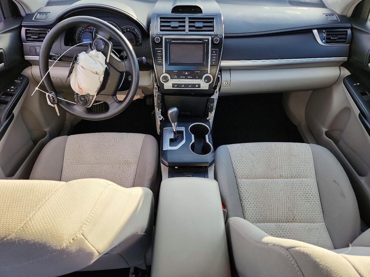 2012 TOYOTA CAMRY LE photo 15
