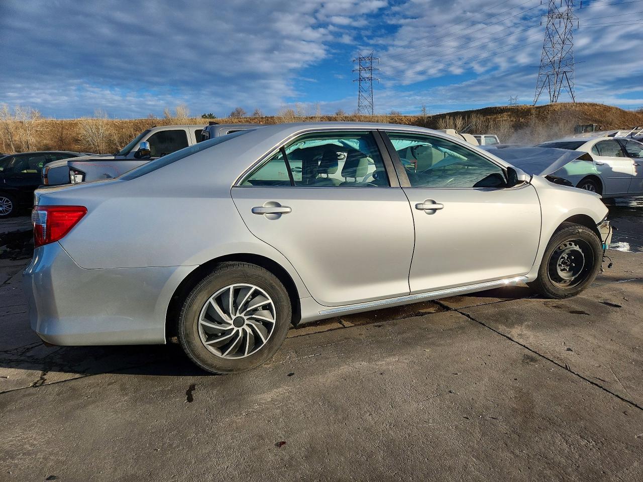 2012 TOYOTA CAMRY LE photo 5