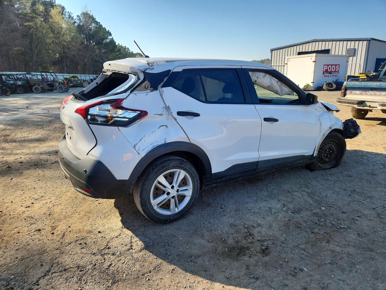 2020 NISSAN KICKS S photo 7