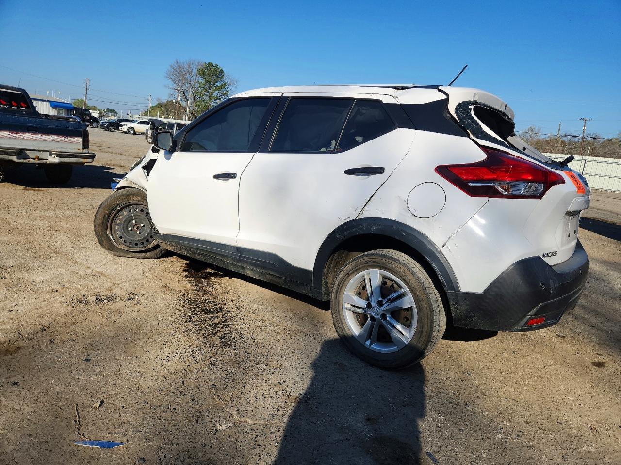 2020 NISSAN KICKS S photo 4