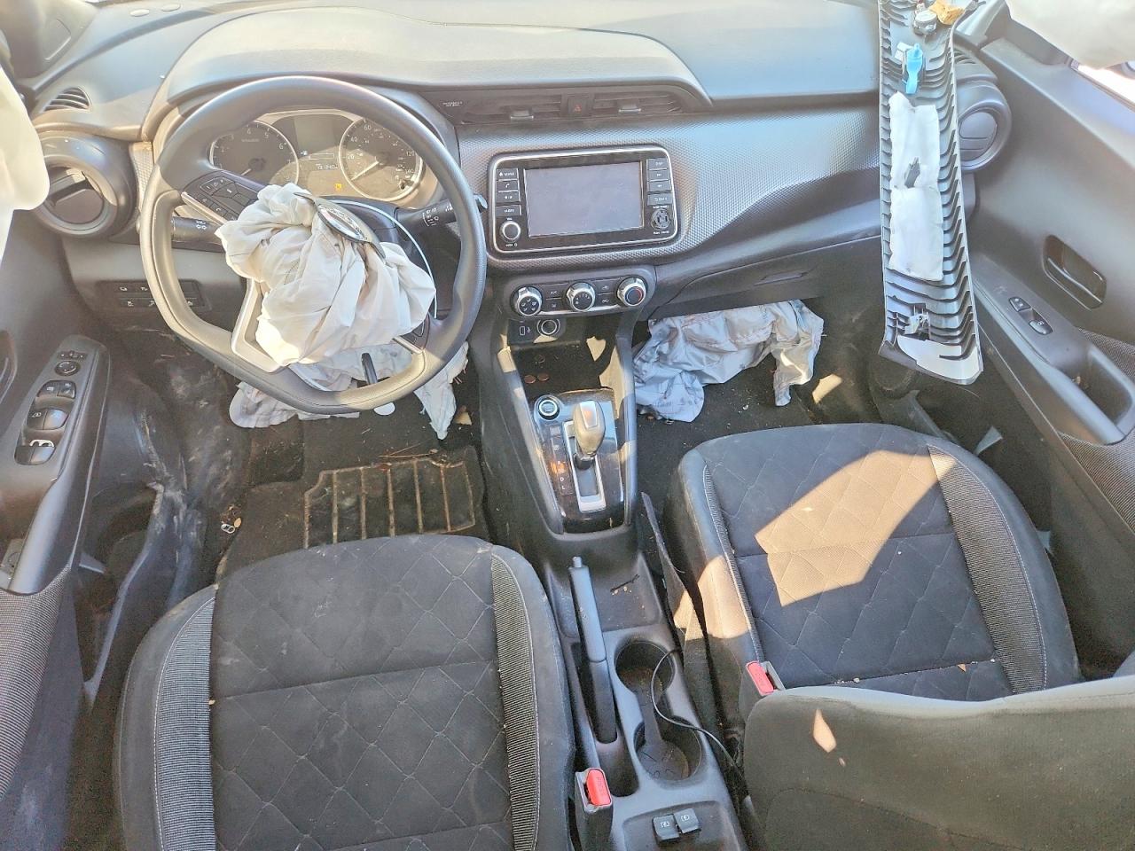 2020 NISSAN KICKS S photo 22