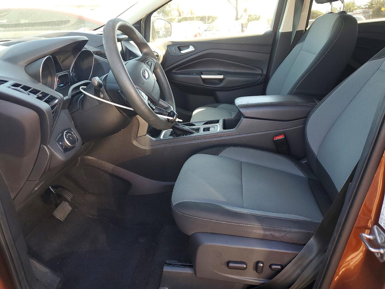 2017 FORD ESCAPE SE photo 7