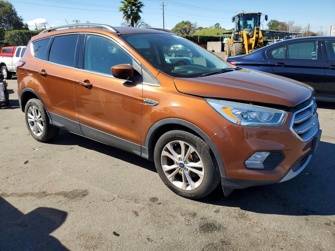 2017 FORD ESCAPE SE photo 4