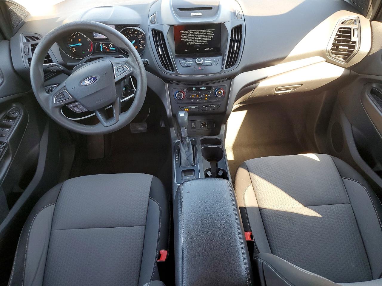 2017 FORD ESCAPE SE photo 8