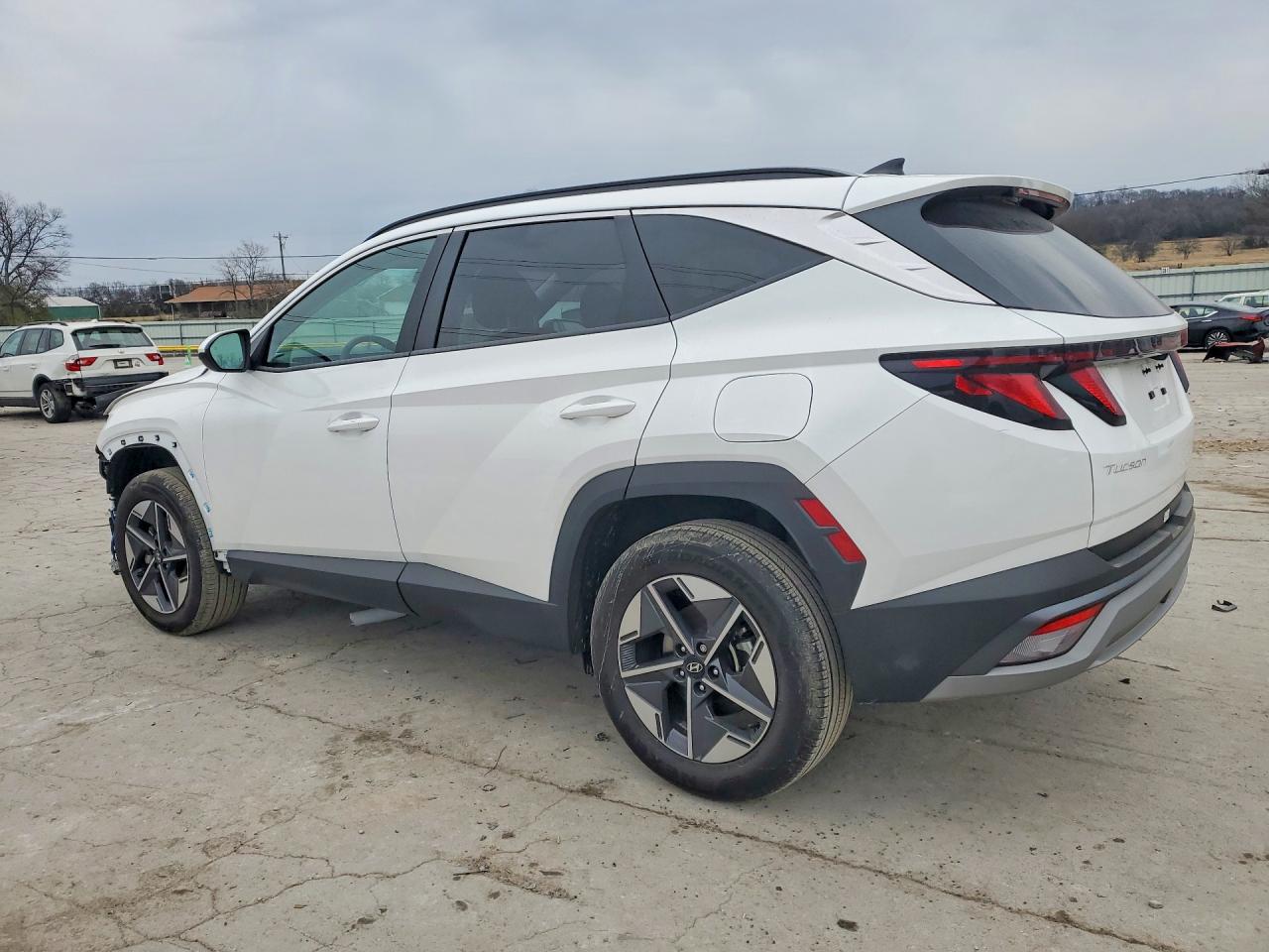 2025 HYUNDAI TUCSON SEL photo 4