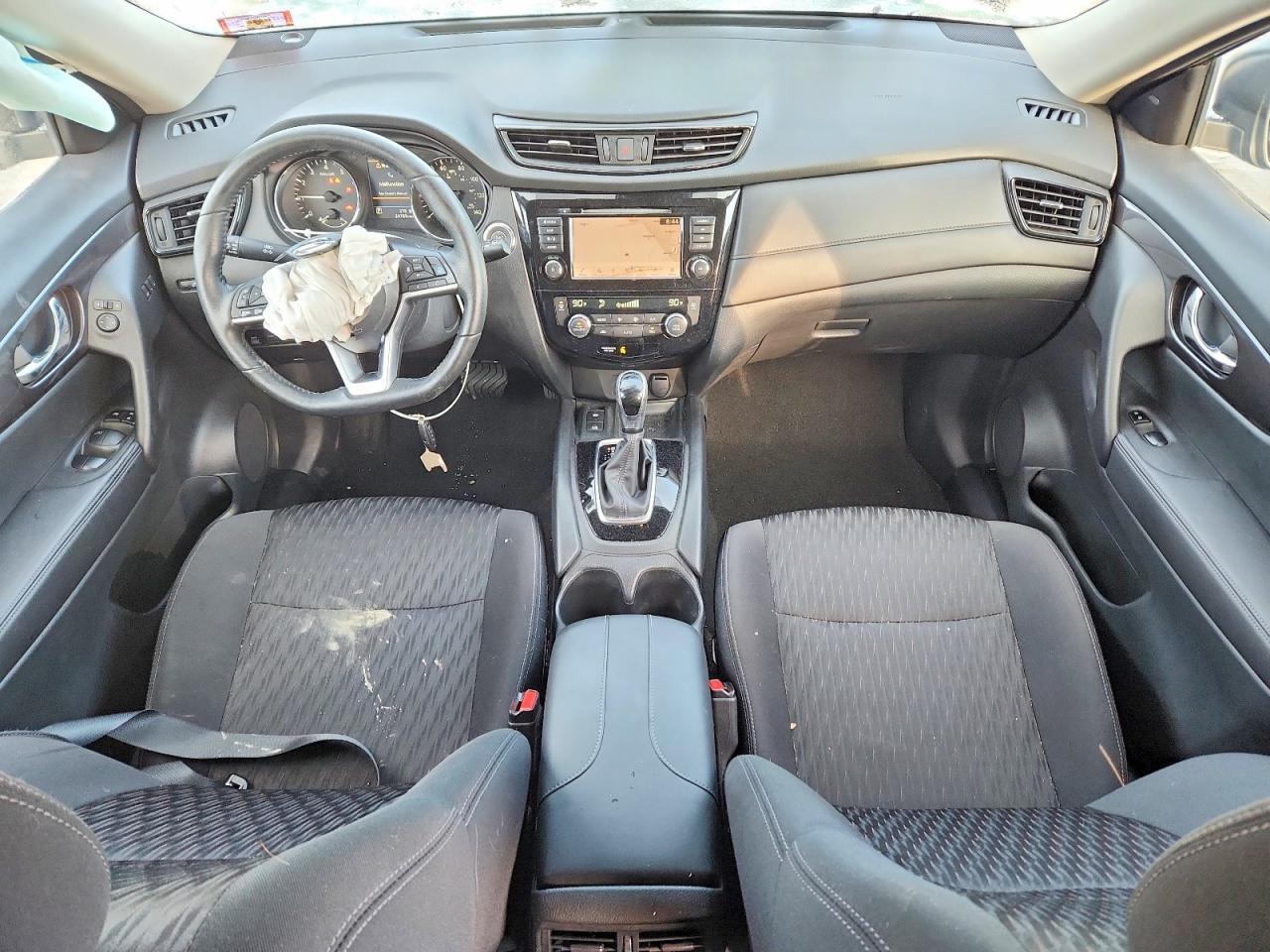 2019 NISSAN ROGUE SV photo 22