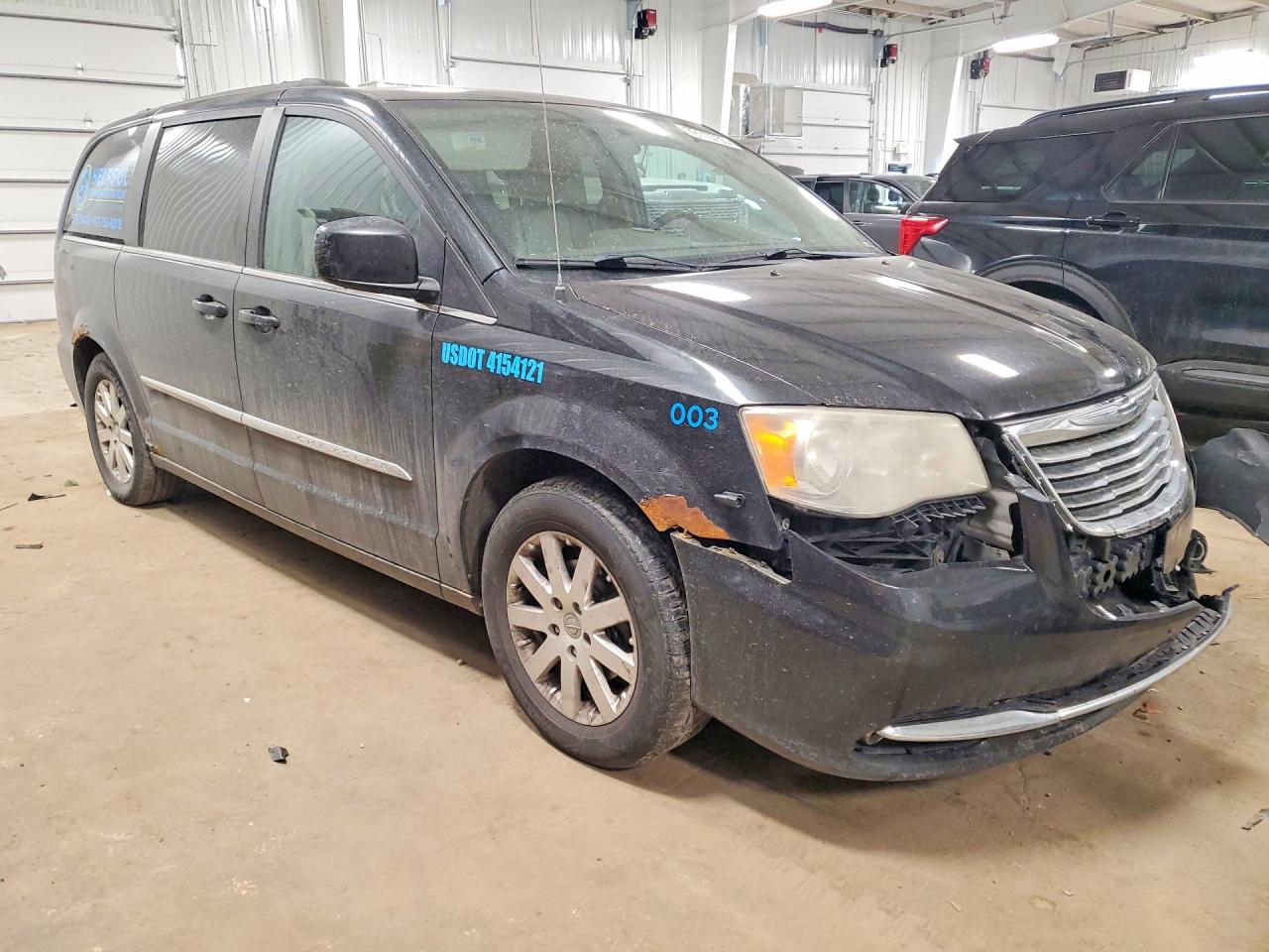 2011 CHRYSLER TOWN & COUNTRY TOURING L photo 7