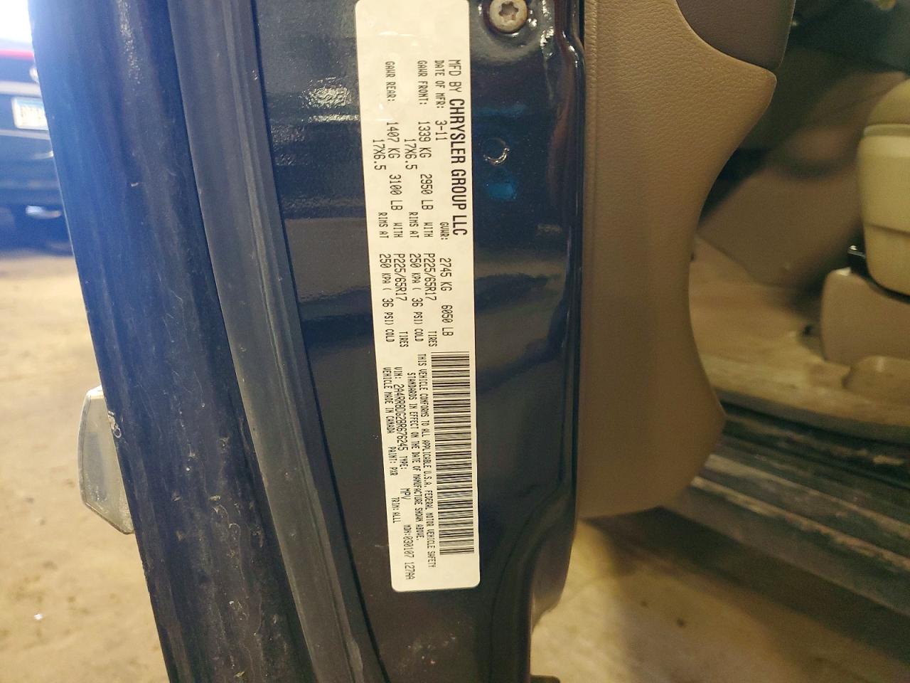 2011 CHRYSLER TOWN & COUNTRY TOURING L photo 25