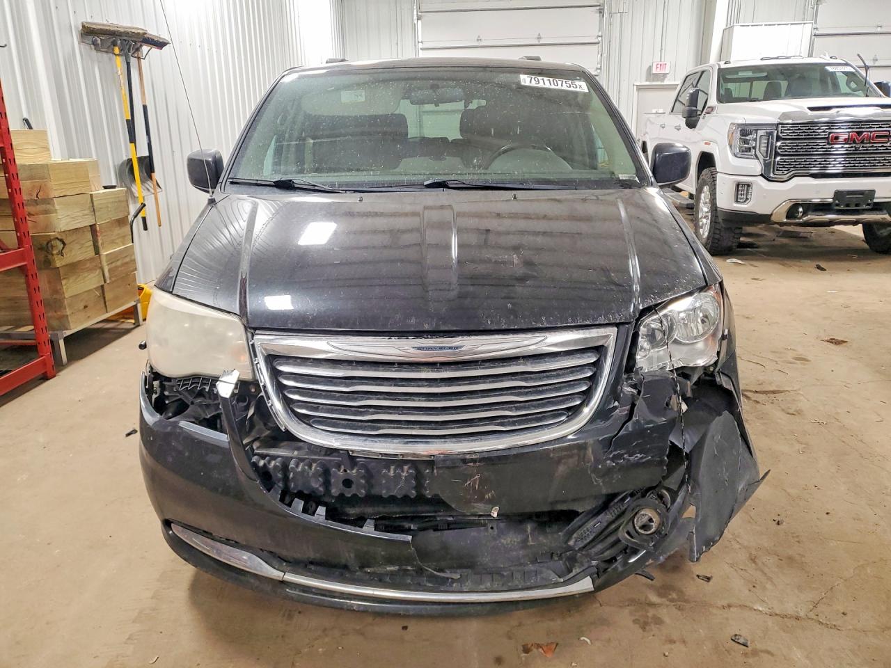 2011 CHRYSLER TOWN & COUNTRY TOURING L photo 9