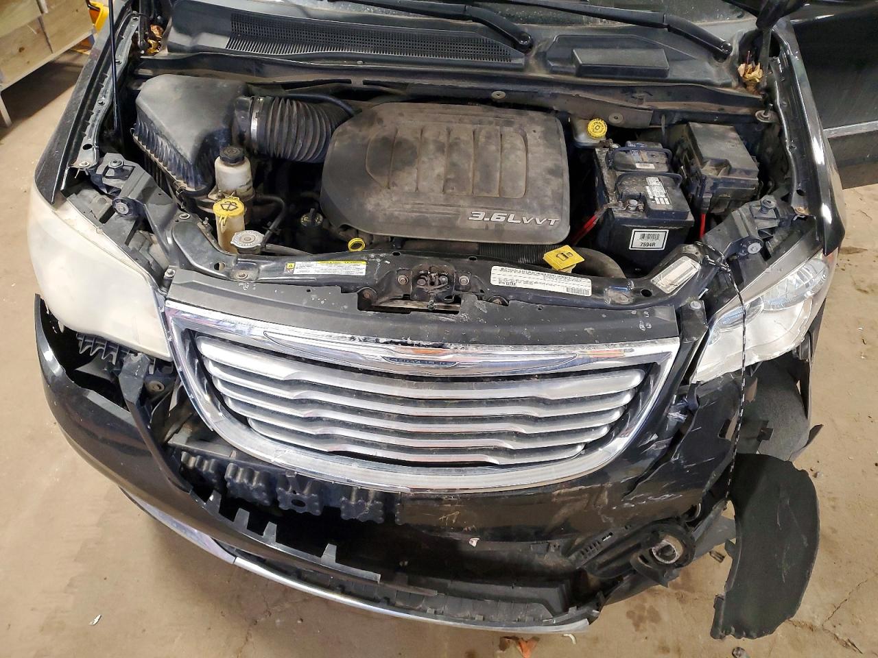 2011 CHRYSLER TOWN & COUNTRY TOURING L photo 23