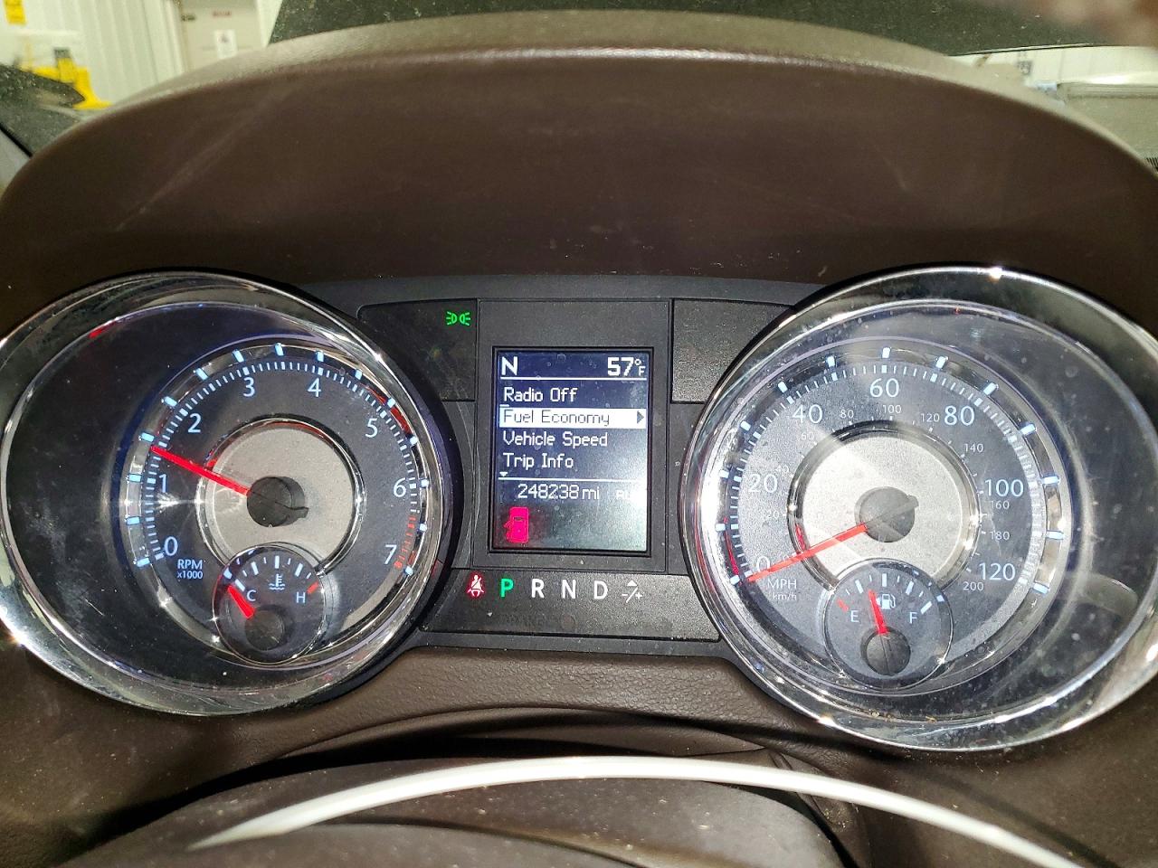 2011 CHRYSLER TOWN & COUNTRY TOURING L photo 17