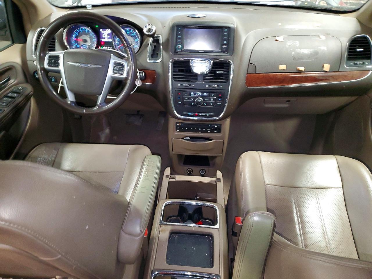 2011 CHRYSLER TOWN & COUNTRY TOURING L photo 15