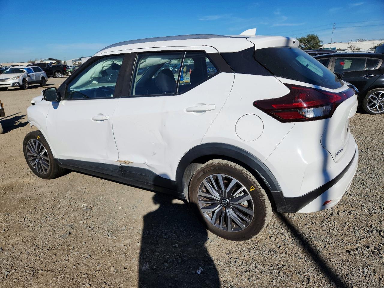 2021 NISSAN KICKS SV photo 3