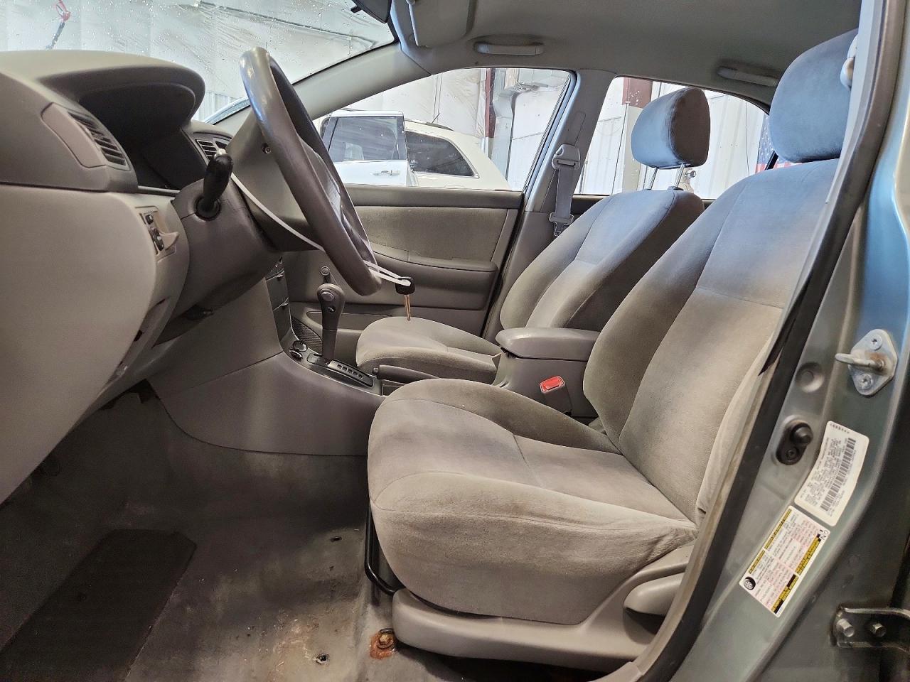 2004 TOYOTA COROLLA CE photo 13
