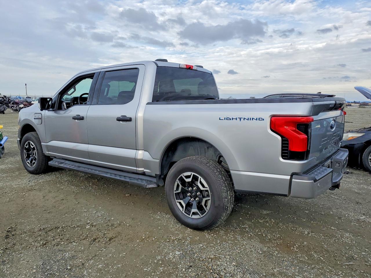 2023 FORD F150 LIGHTNING PRO photo 2