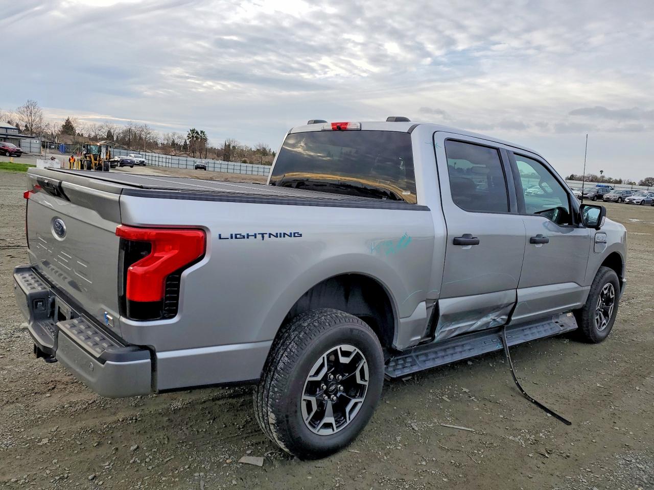 2023 FORD F150 LIGHTNING PRO photo 3