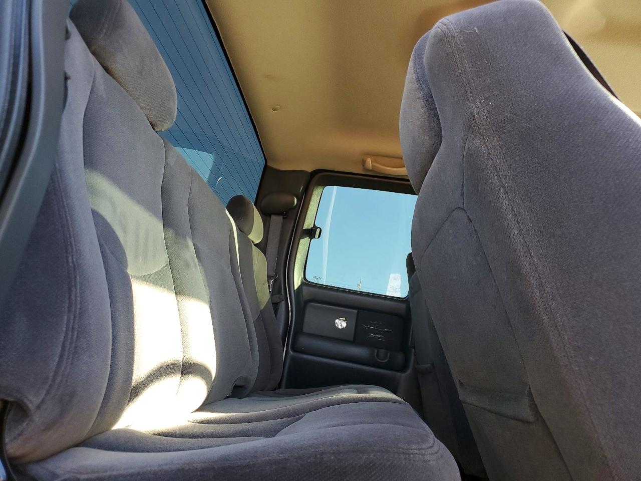 2004 GMC NEW SIERRA C1500 photo 10