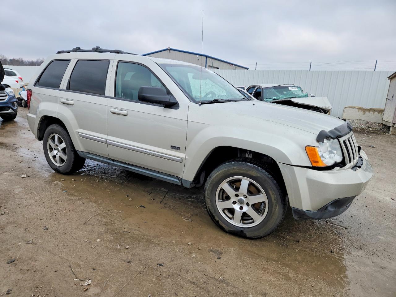 2009 JEEP GRAND CHEROKEE LAREDO photo 4