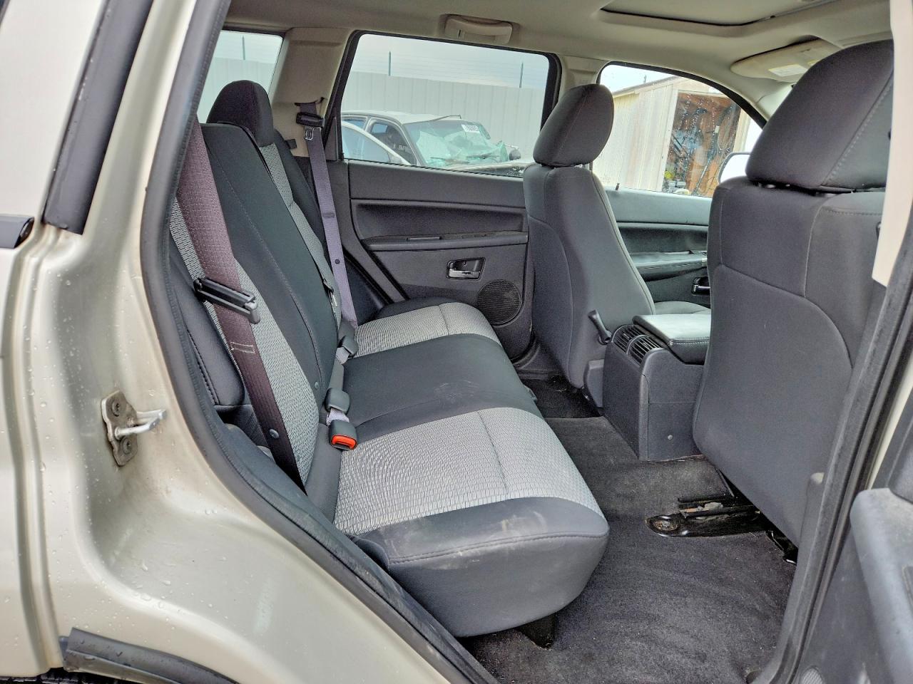 2009 JEEP GRAND CHEROKEE LAREDO photo 11