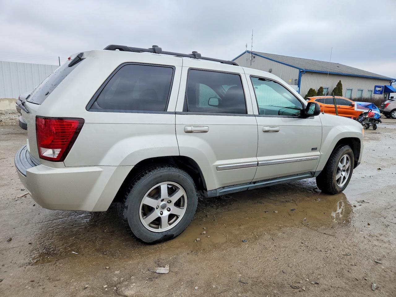 2009 JEEP GRAND CHEROKEE LAREDO photo 3