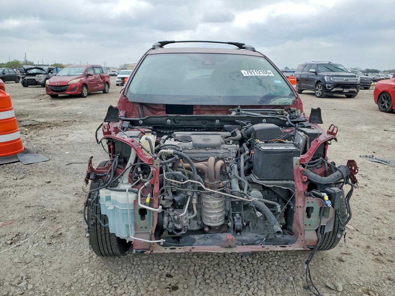 2018 TOYOTA RAV4 XLE photo 13