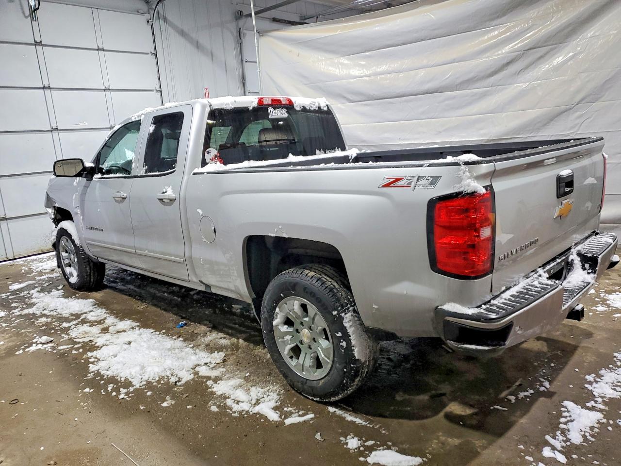 2017 CHEVROLET SILVERADO K1500 LT photo 3