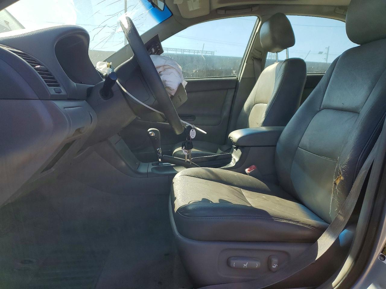 2005 TOYOTA CAMRY LE photo 7