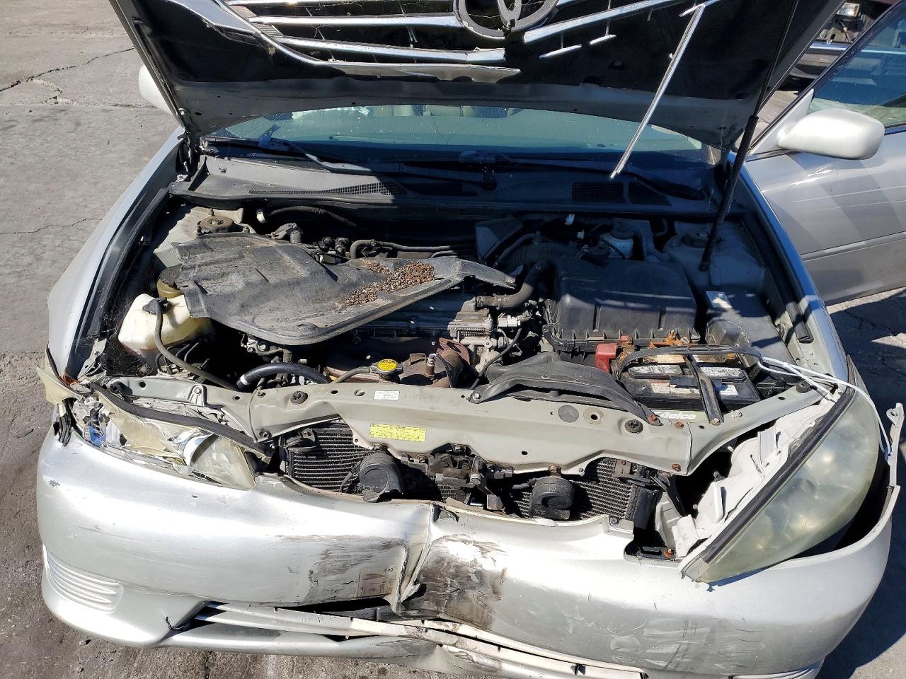 2005 TOYOTA CAMRY LE photo 11