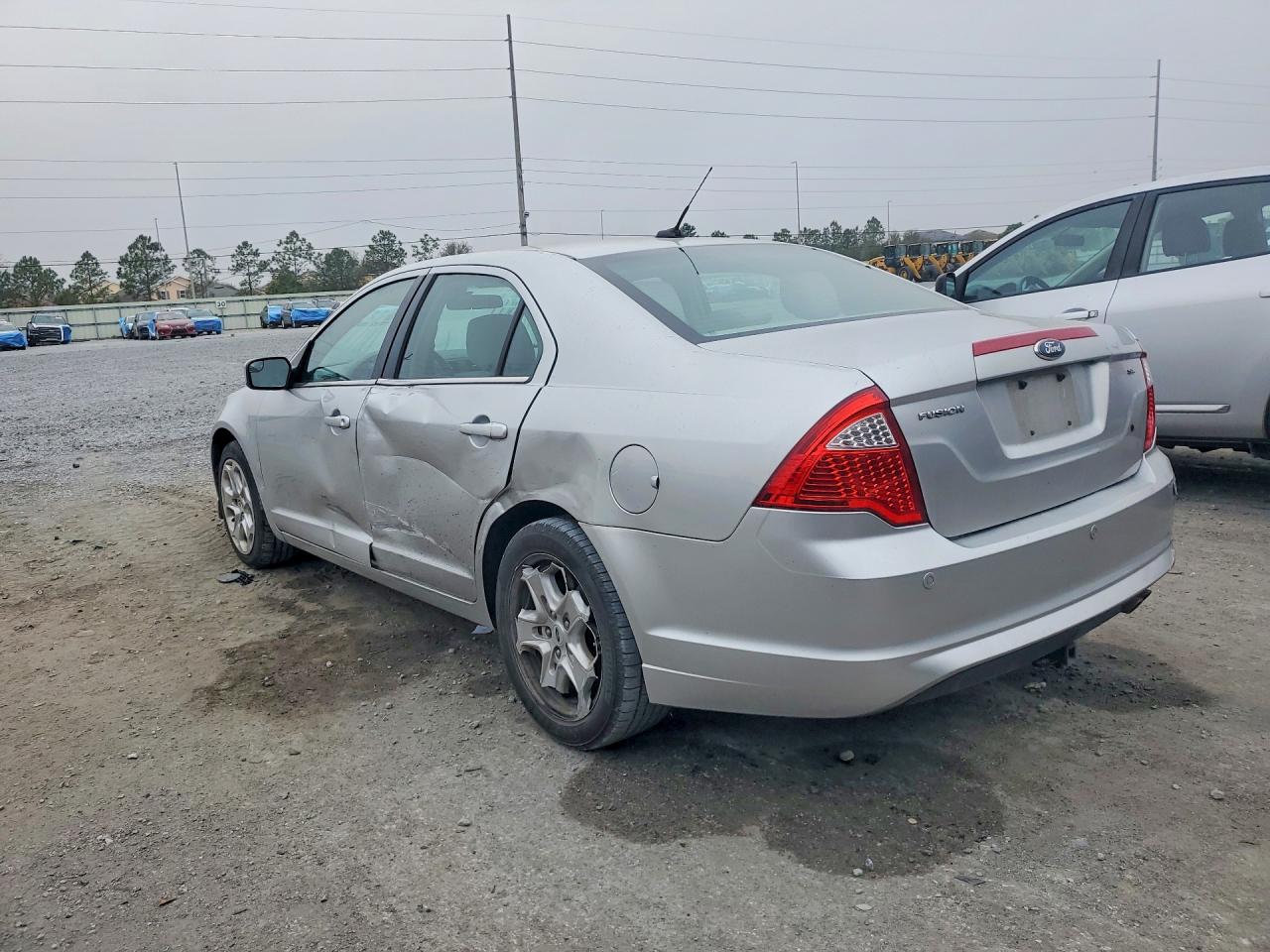 2011 FORD FUSION SE photo 4