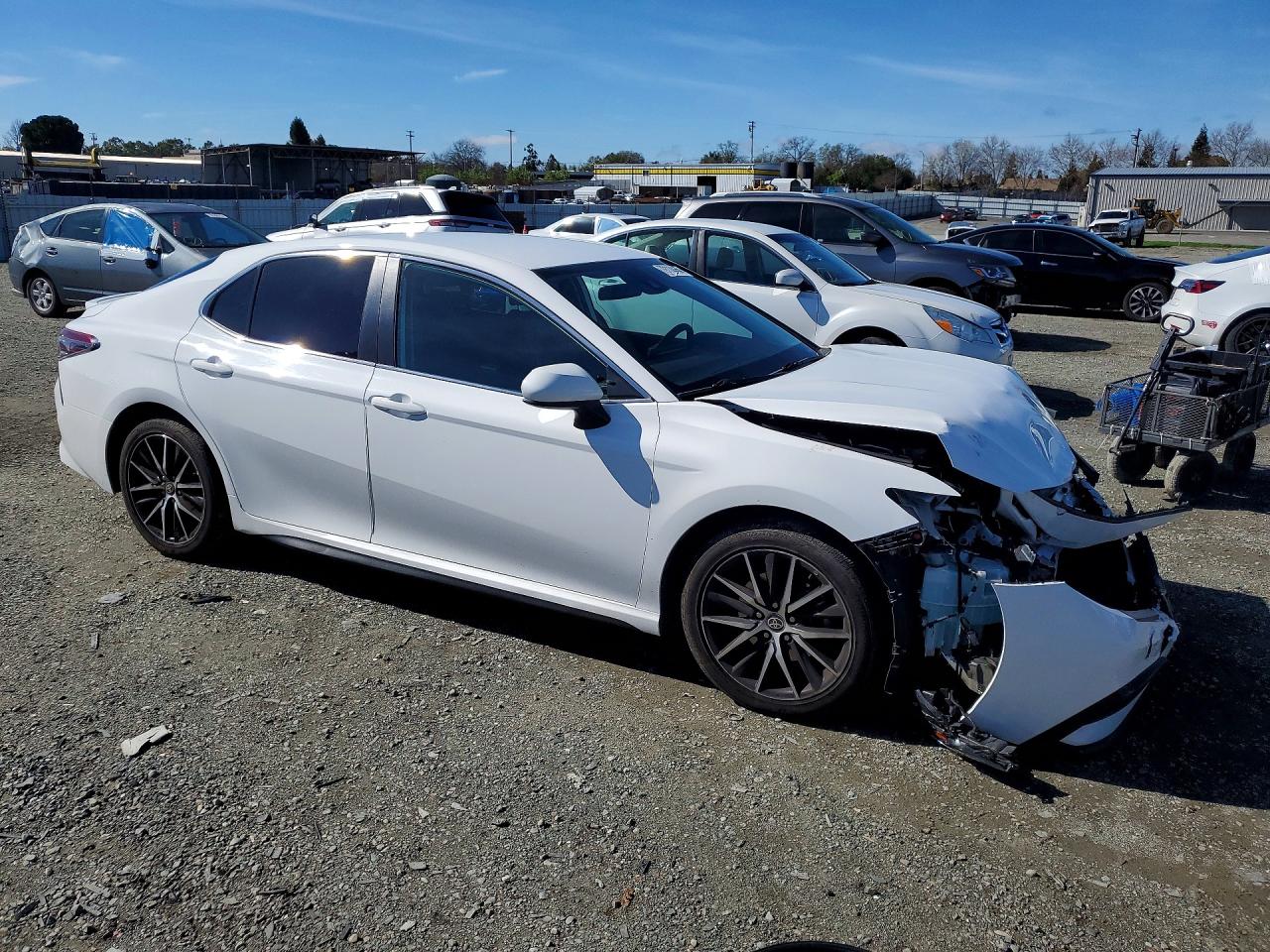 2021 TOYOTA CAMRY SE photo 10