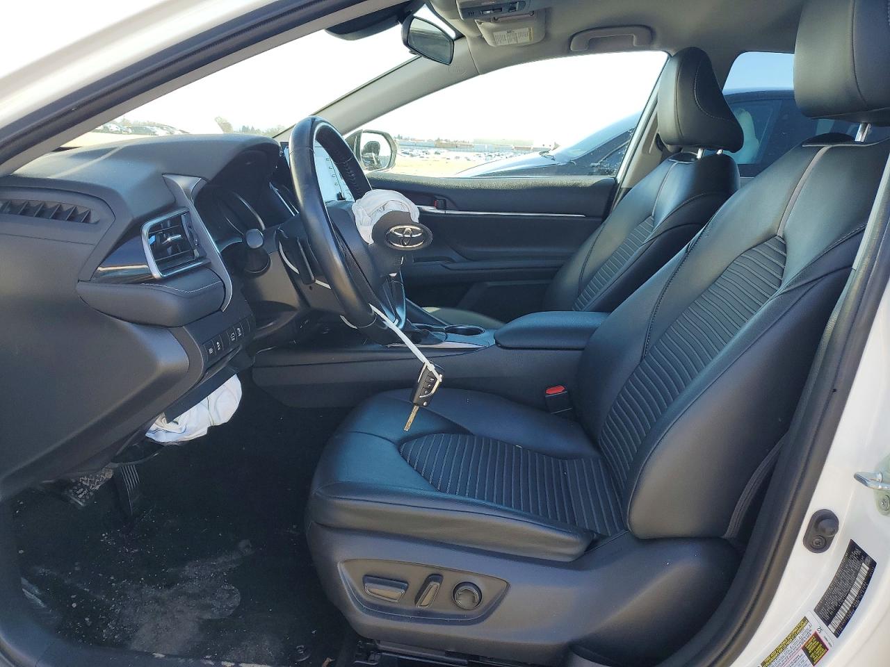 2021 TOYOTA CAMRY SE photo 19