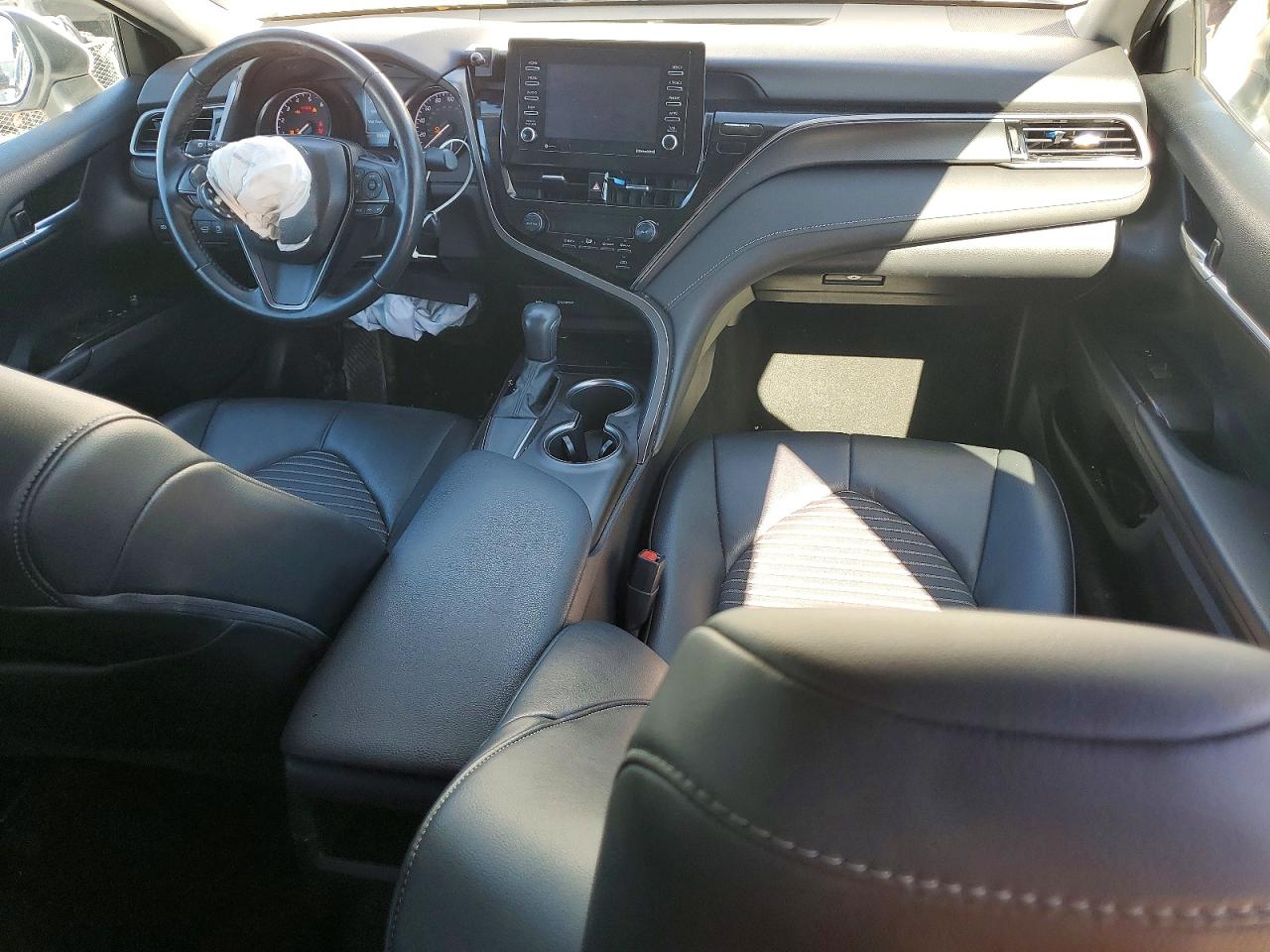 2021 TOYOTA CAMRY SE photo 22