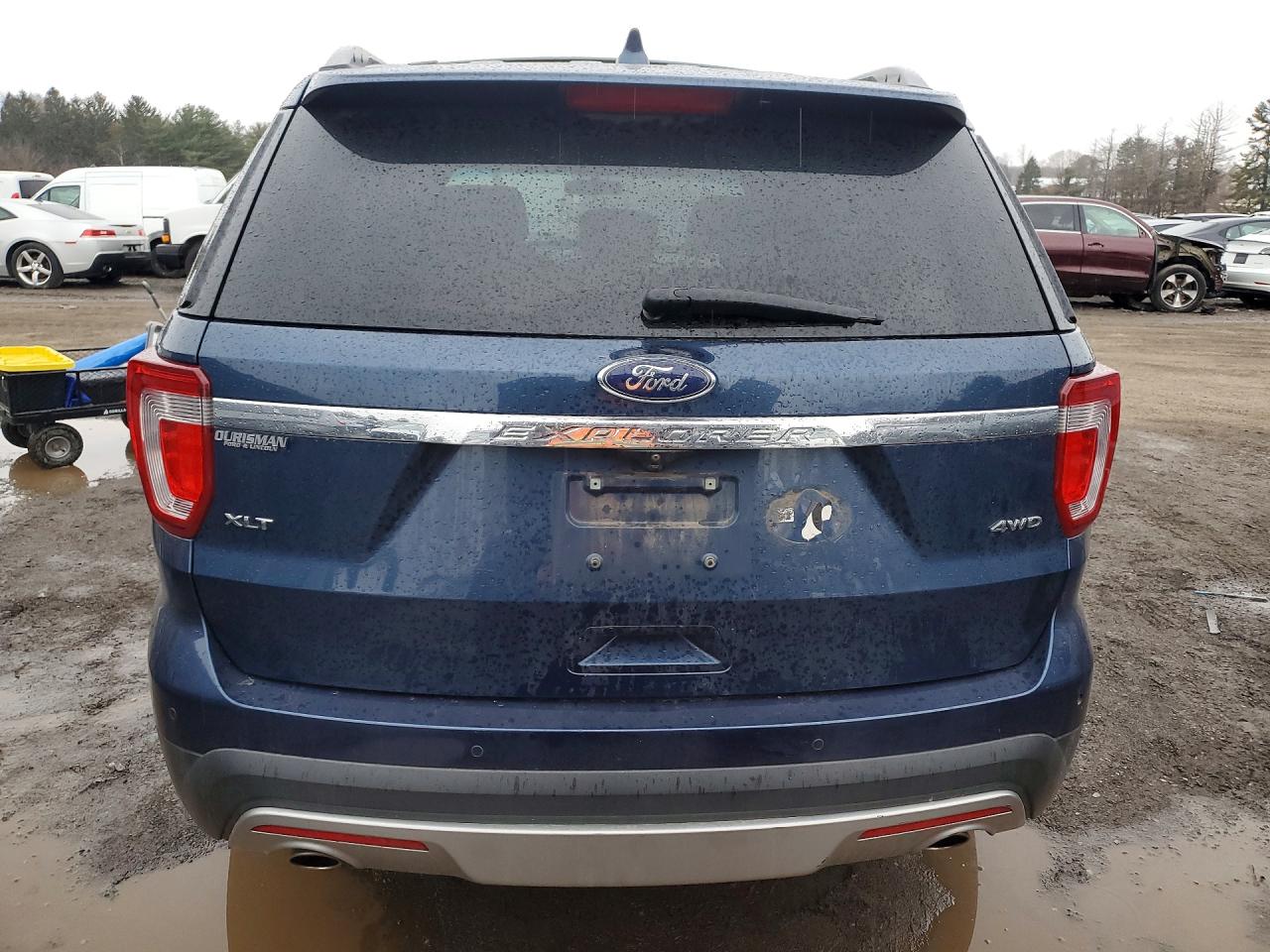 2017 FORD EXPLORER XLT photo 6