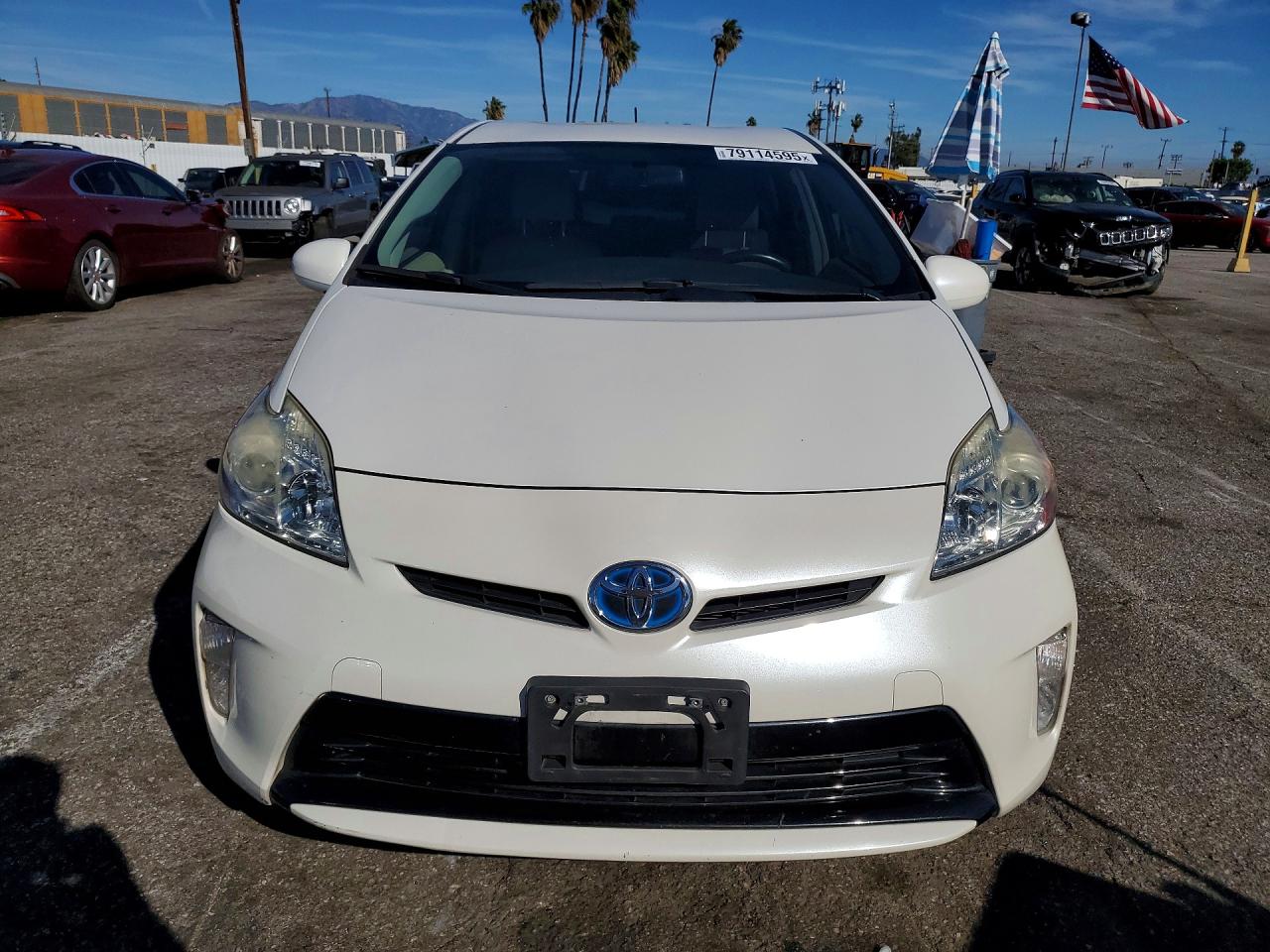 2014 TOYOTA PRIUS THREE photo 5